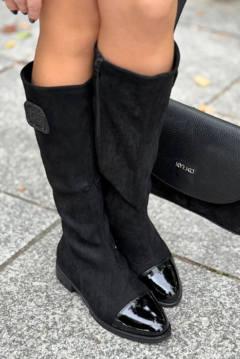 Коричневі чоботи на підборах М. Дашинського