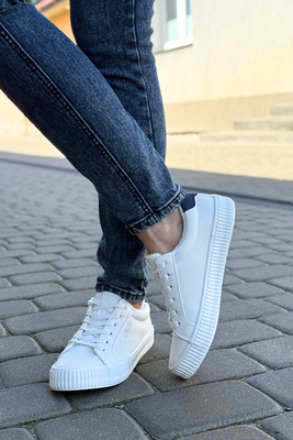 Білі жіночі кросівки Big Star на шнурівці на платформі