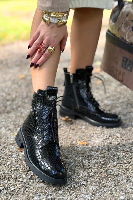 Плоскі утеплені чорні замшеві ботильйони