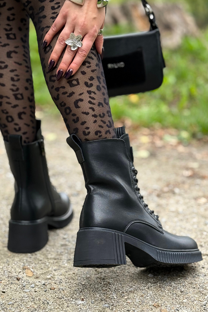 Czarne botki skórzane ocieplane sznurowane z zamkiem