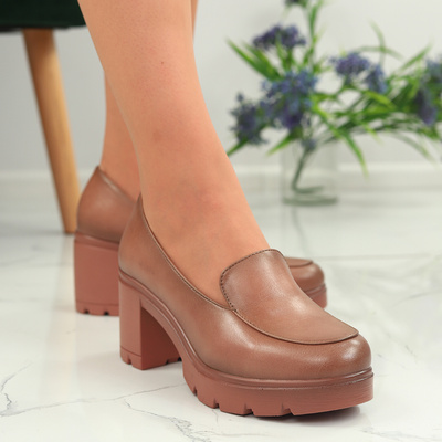 Бежеві туфлі на каблуці Potocki