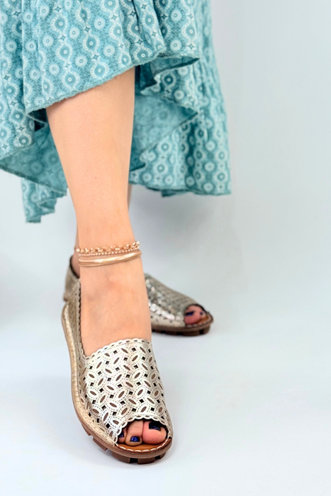 Барвисті лофери з нубуку на платформі Venezia