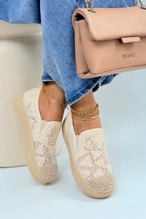 Koronkowe beżowe espadryle na platformie