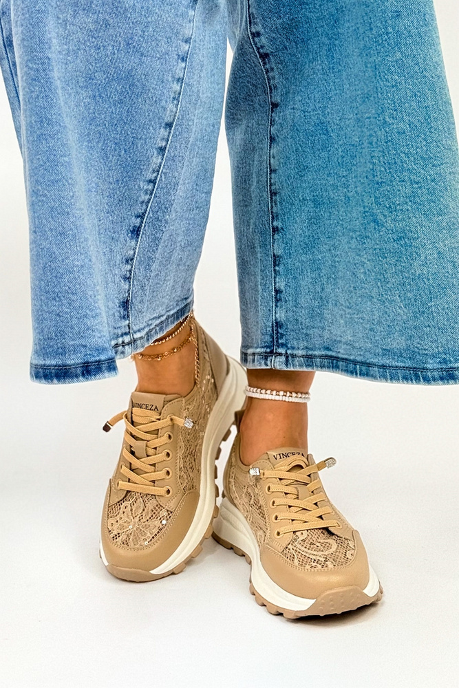 Beżowe półbuty damskie przewiewne z ekoskóry