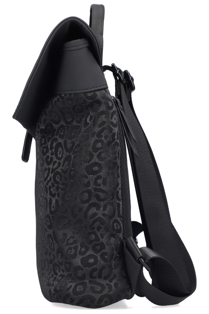 Miejski plecak czarny z ciekawym wzorem z klapą Rieker