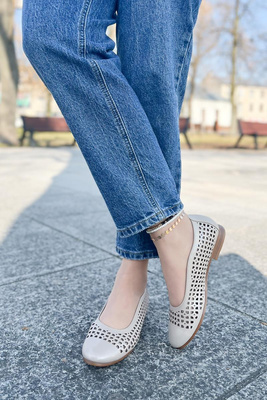 Бежеві ажурні балетки на плоскій підошві