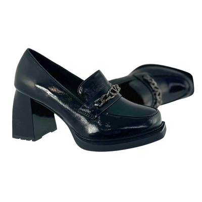 Czarne skórzane lakierowane mokasyny na słupku Vinceza