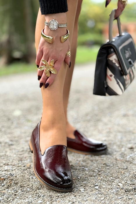 Чорні туфлі з перфорованою танкеткою