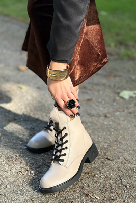 Темно-бежеві ажурні ботильйони із замшевої екошкіри