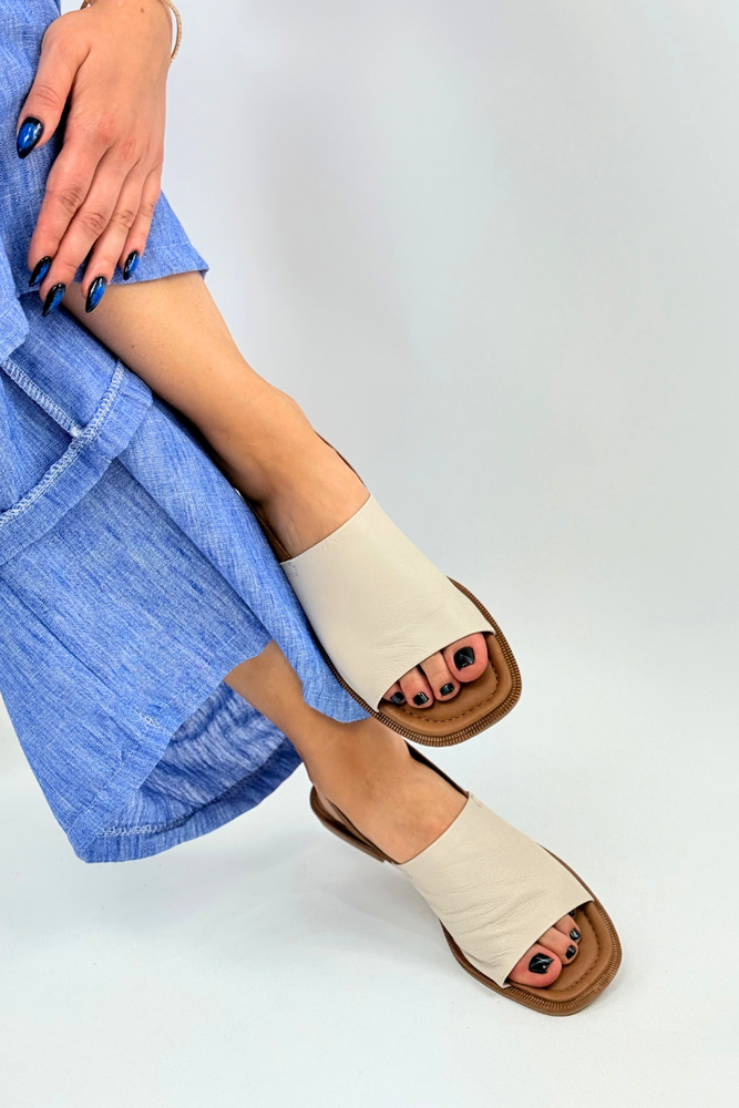 Popielate sandały skórzane płaskie z elastycznym paskiem Artiker