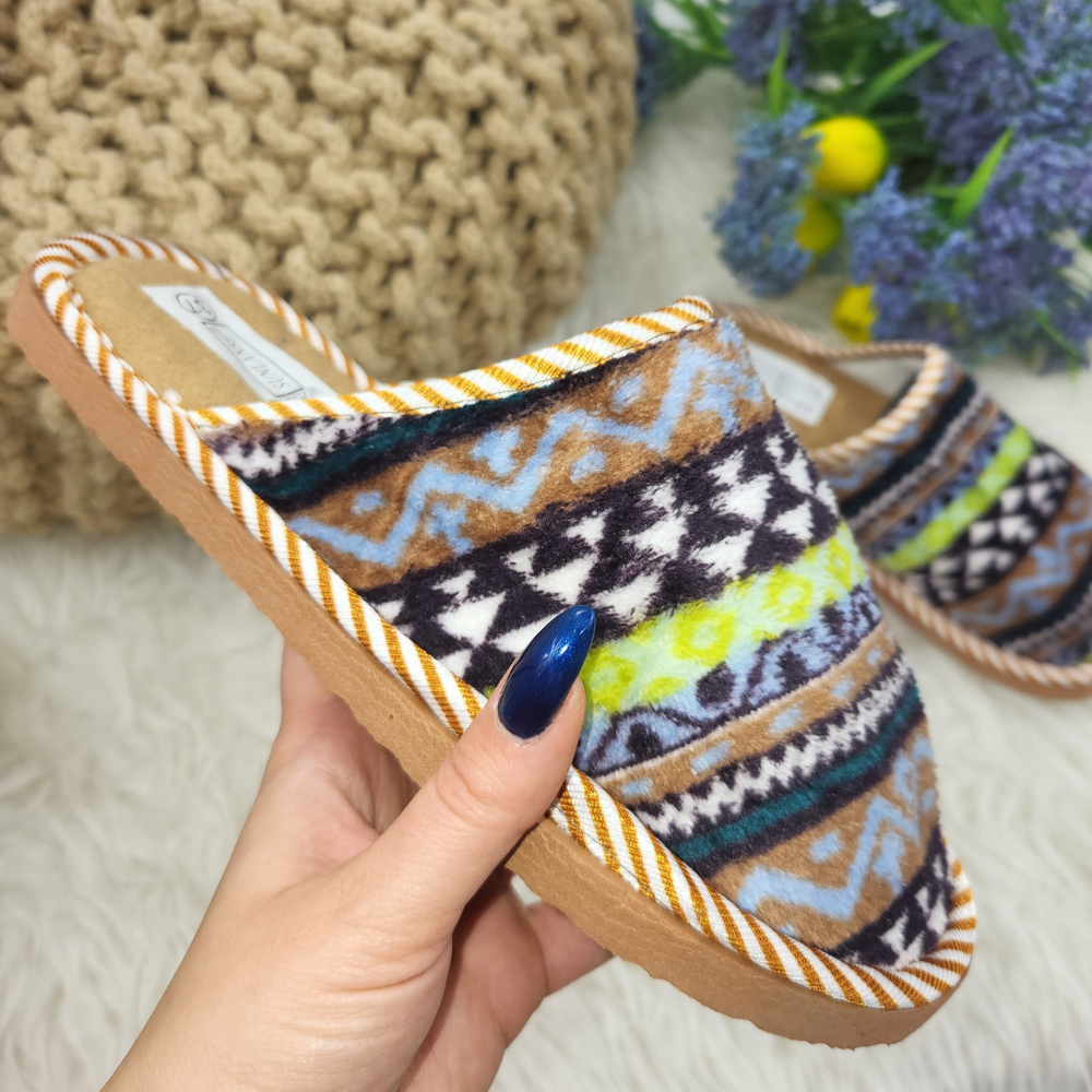 Домашні тапочки жіночі коричневі