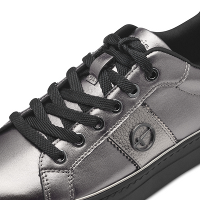 Шкіряні металеві кросівки на платформі Tamaris