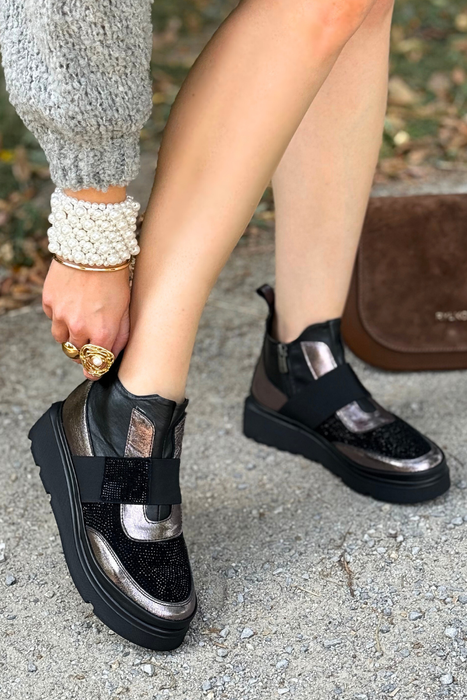 Шкіряні ботильйони оливкового кольору на платформі