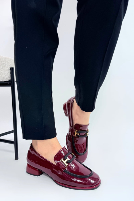Eleganckie bordowe półbuty damskie typu loafers