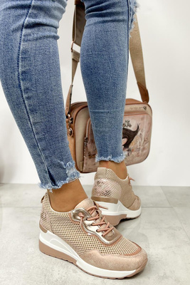 Różowe sneakersy na koturnie z ciekawą wstawką z tyłu