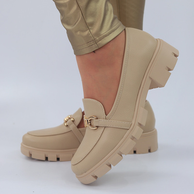 Mokasyny beżowe ze złotą aplikacją M. Daszyński