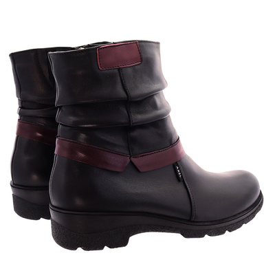 Чоботи жіночі шкіряні від польського виробника чорні на блискавці