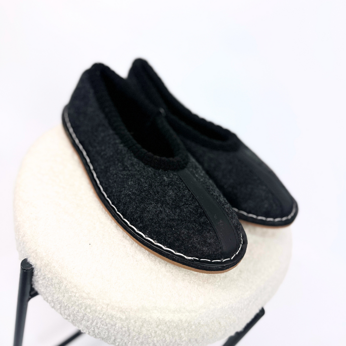 Bambosze męskie filcowe czarne wsuwane