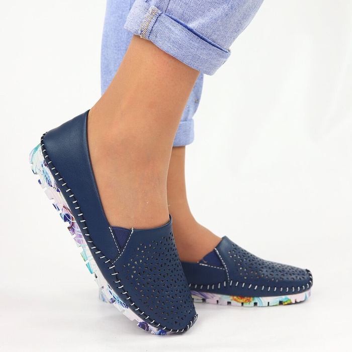 Темно-сині ажурні шкіряні туфлі Artiker