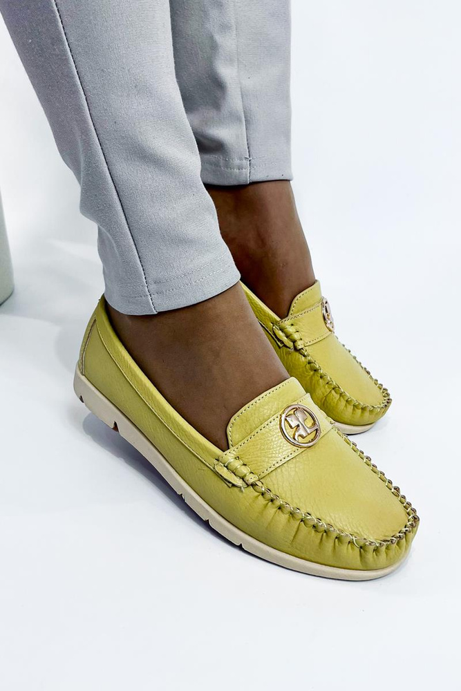 Żółte mokasyny damskie wsuwane płaskie