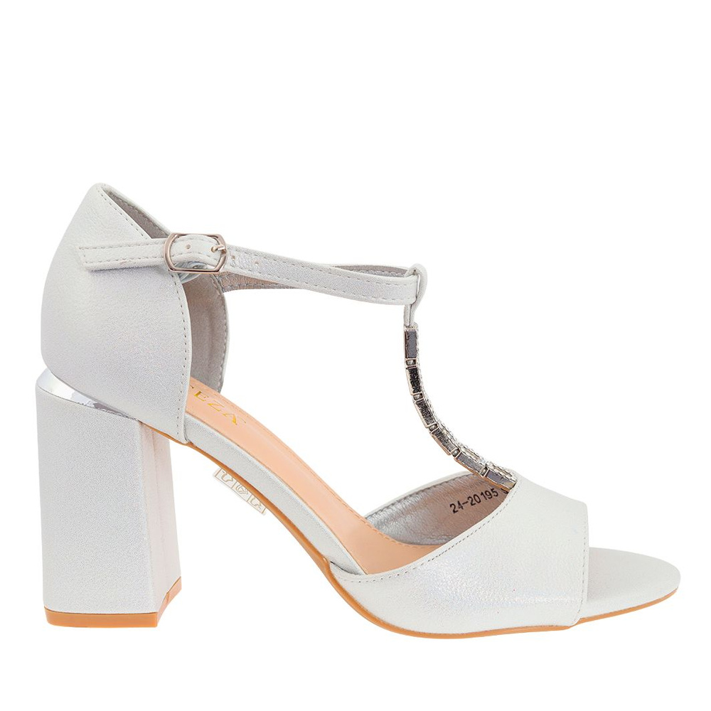 Срібні босоніжки на високих підборах від Vinceza