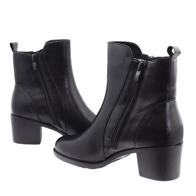 Жіночі чорні утеплені ботильйони M. Daszyński