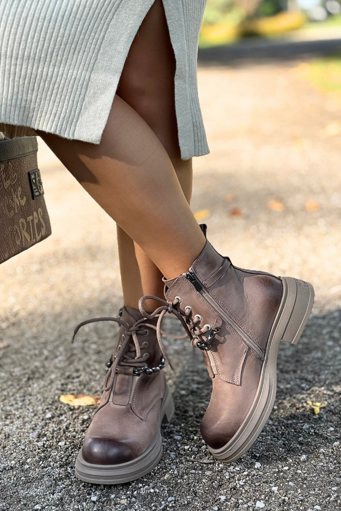 Skórzane trapery brązowe ocieplane praktyczne i wygodne