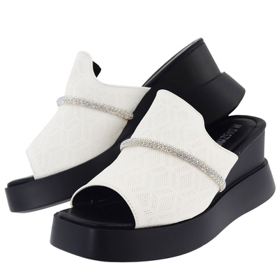 Жіночі білі сабо на танкетці M. Daszyński