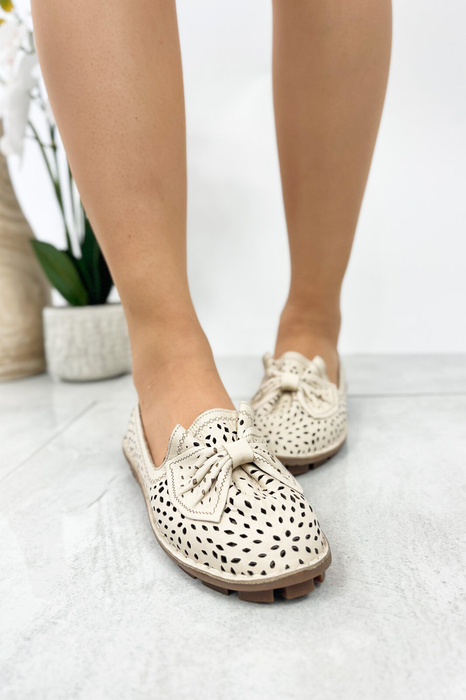 Skórzane mokasyny ażurowe z kokardą Venezia