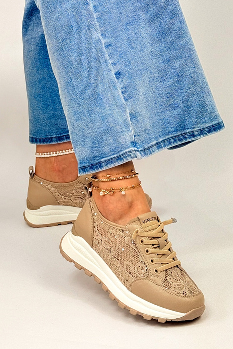 Beżowe półbuty damskie przewiewne z ekoskóry