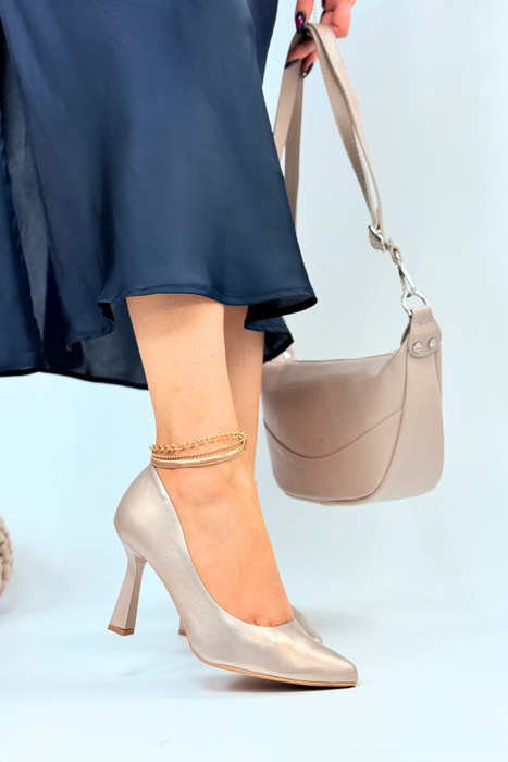 Szpilki skórzane złote wsuwane w szpic