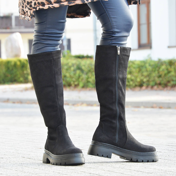 Kozaki czarne T.Sokolski zamszowe na platformie