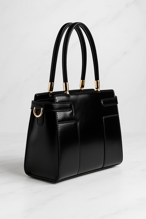 Damski kuferek na zamek z paskiem czarny 