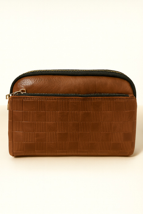 Torebka damska mała z paskiem brązowa 