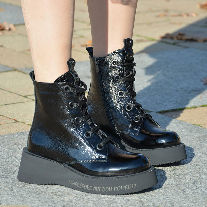 Botki Ravini czarne skórzane na koturnie