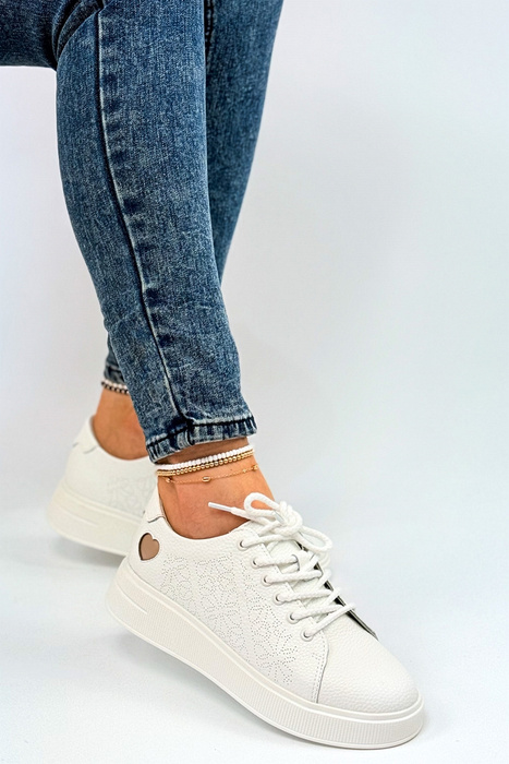 Białe półbuty damskie skórzane ażurowe