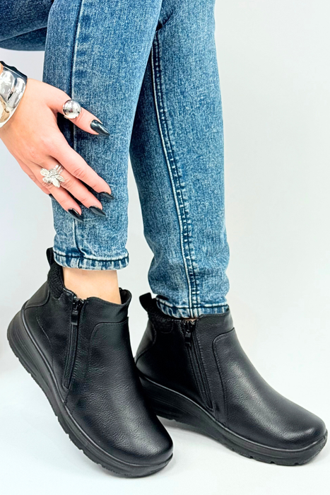 Botki krótkie czarne na niskim koturnie ocieplane na zamek